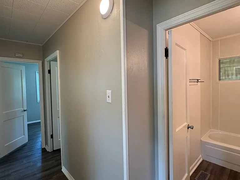 3114 W Devon Rd — Photo 8