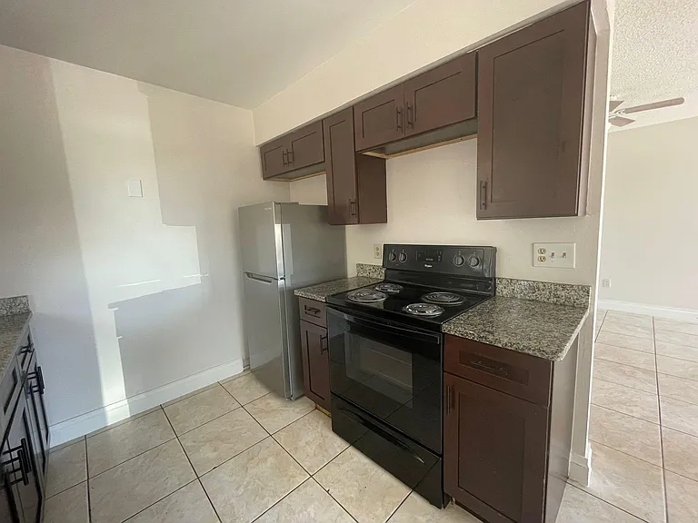 3519 Benito Juarez Cir — Photo 4