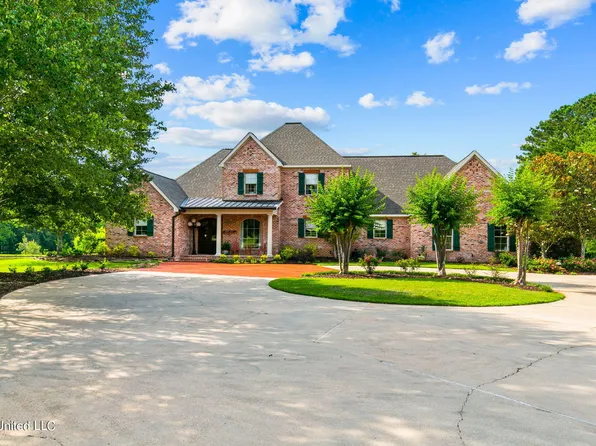 1220 Davis Rd, Terry, MS 39170
