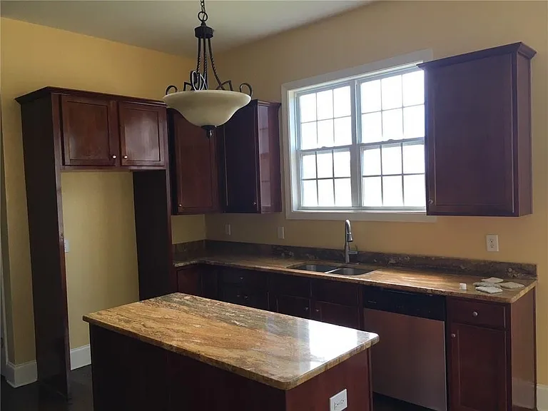 5575 Toccoa Dr — Photo 5