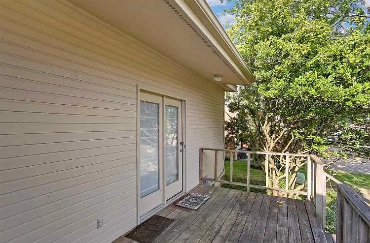 207 Northtown Dr — Photo 8