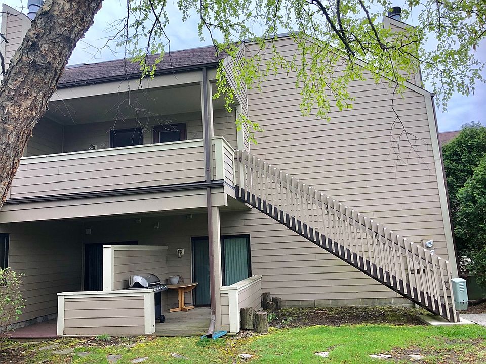 1st image of 3322 Berwyn Ave Unit 230
