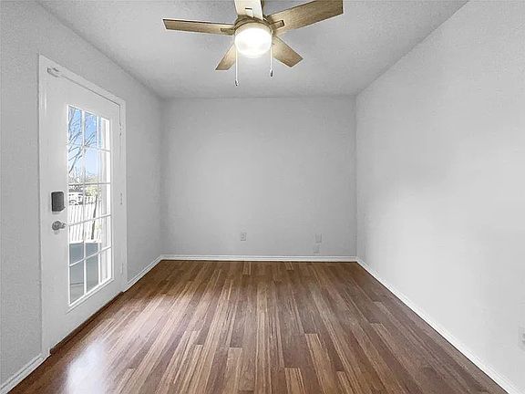 2nd image of 500 Helen St