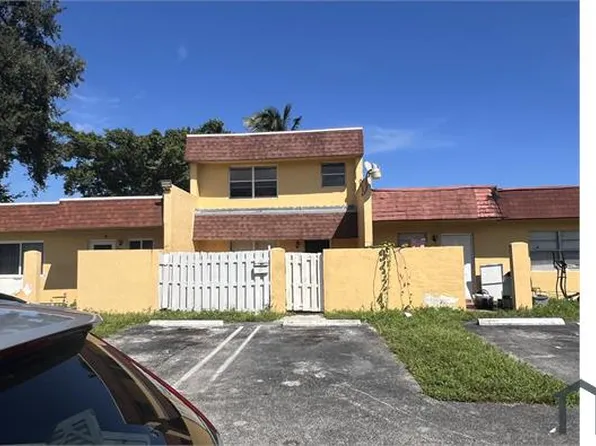526 NW 179th St, Miami Gardens, FL 33169