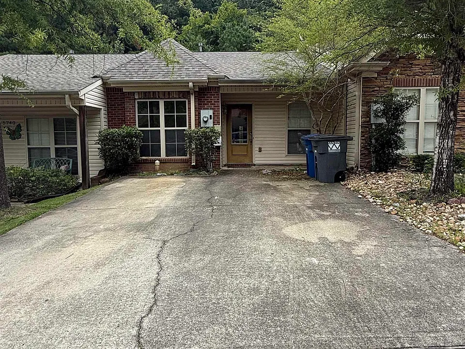 5744 Colony Ln