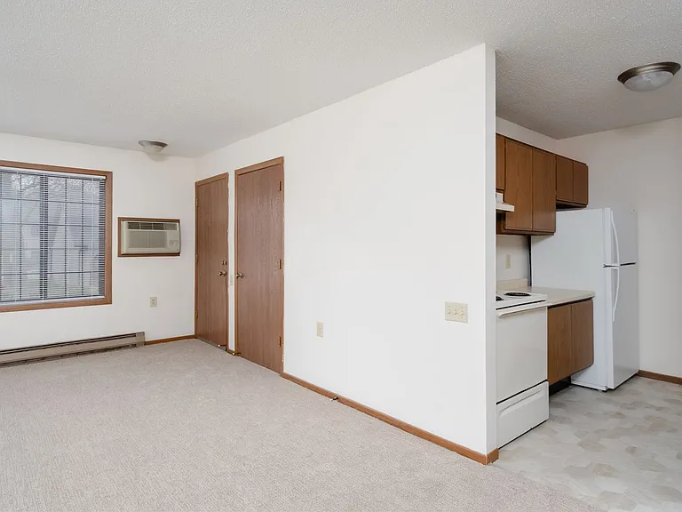 Woodcrest Townhomes — Photo 15