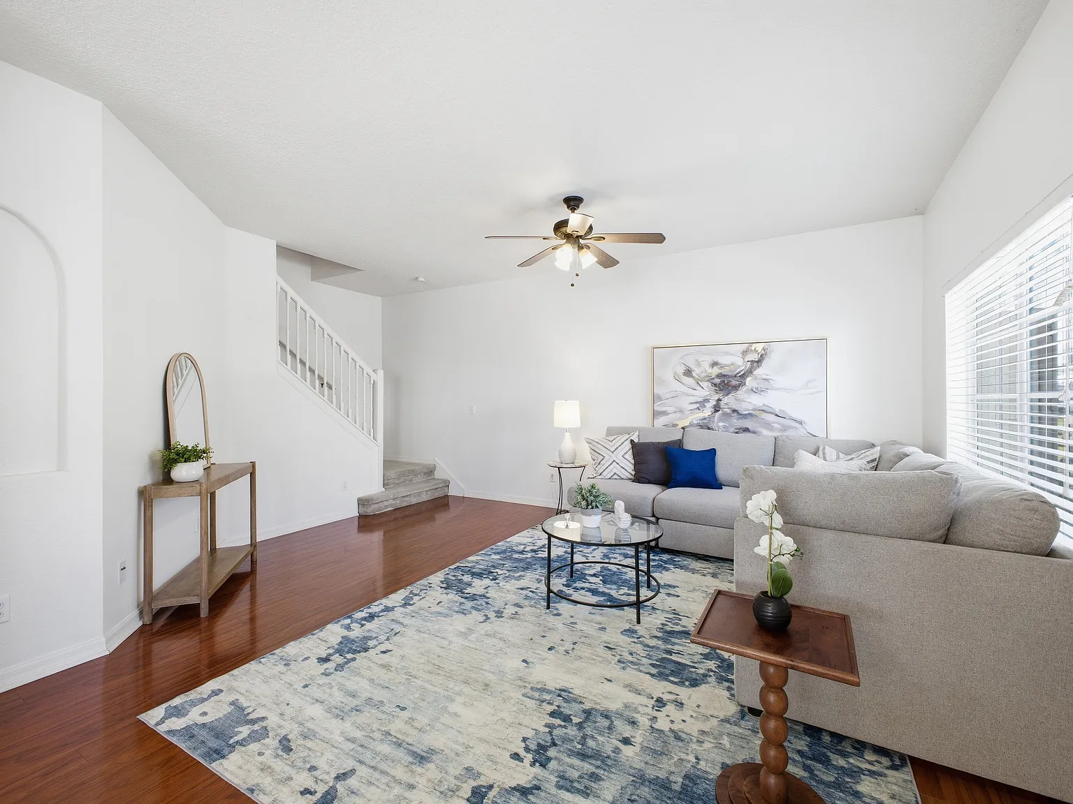 3 bed, 1200 sqft, $2,000 — Photo 3