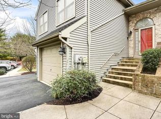 175 Crescent Dr, Hershey, PA 17033