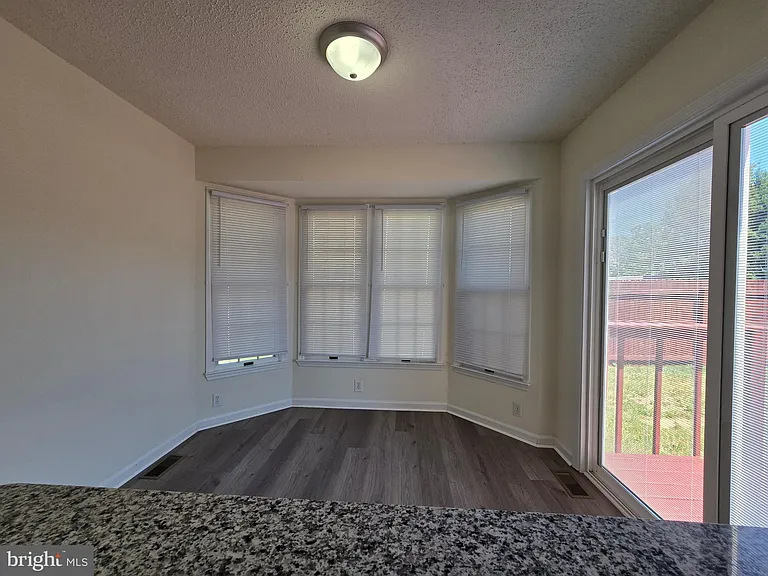 23 Lordship Ln — Photo 11