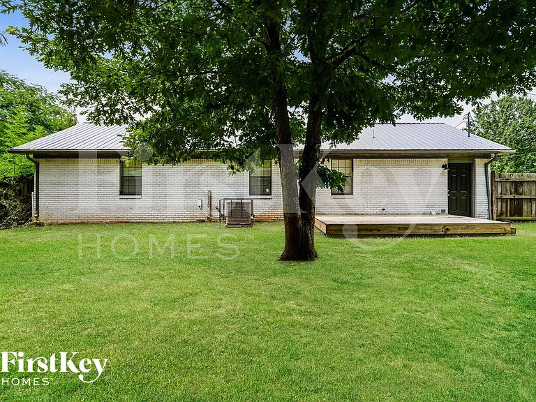 250 Hunters Trce — Photo 15