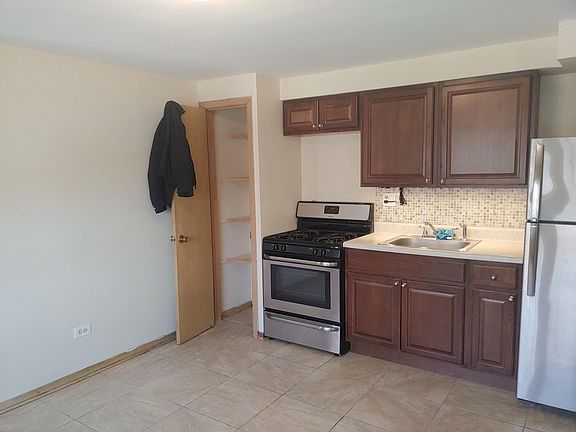 4th image of 5555 N Washtenaw Ave