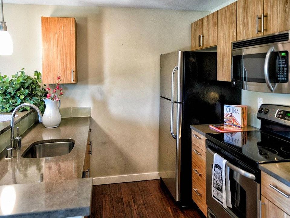 1st image of 15155 NE 82nd St Unit 202