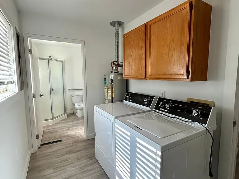 407 S Walnut St — Photo 12