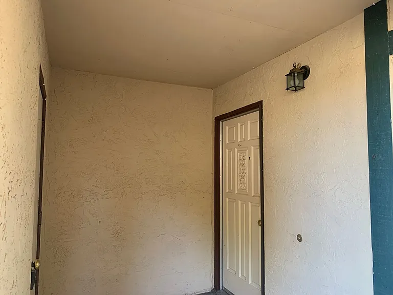 2813 Pepper Oaks Drive — Photo 2