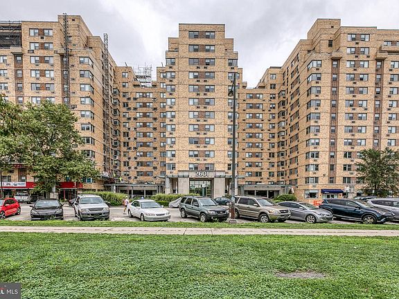 2nd image of 2601 Pennsylvania Ave APT 142