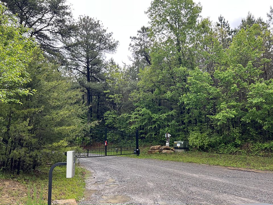 2nd image of 3993 Nearfield Rd