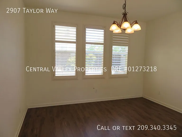2907 Taylor Way — Photo 8