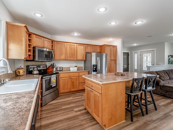 5th image of 317 E Belair Dr