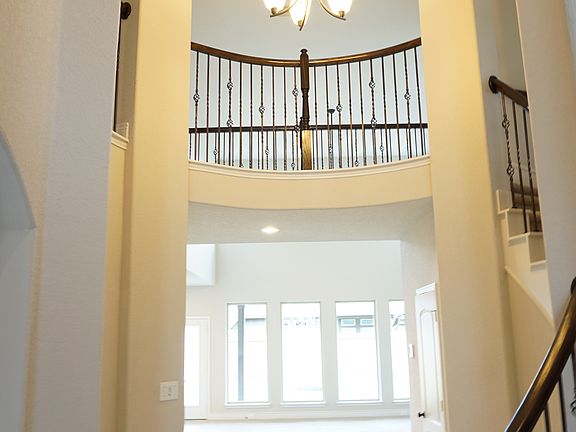 4th image of 2133 Mill Vly