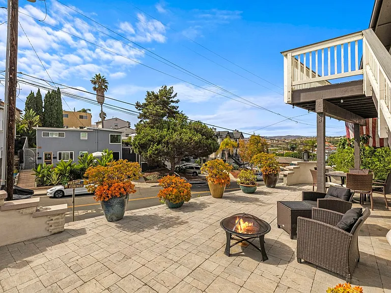 226 Avenida De La Grulla — Photo 1