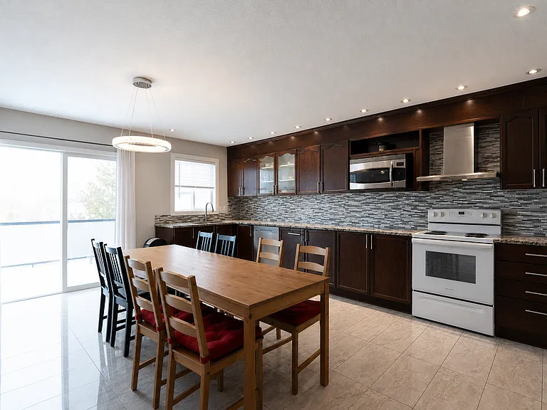 541 Citadel Meadow Bay NW — Photo 6