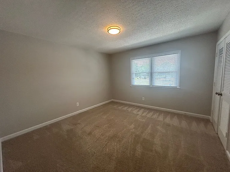 504 S Cherry St — Photo 9