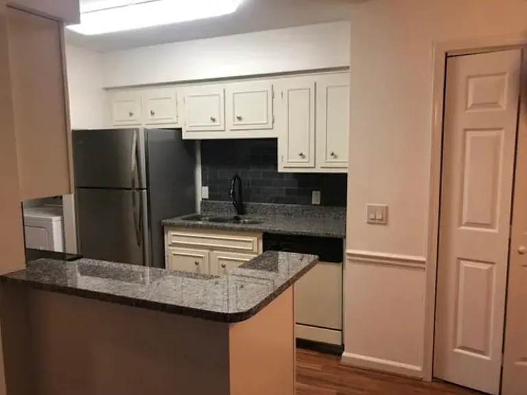2905 Burch Ave #12 — Photo 14