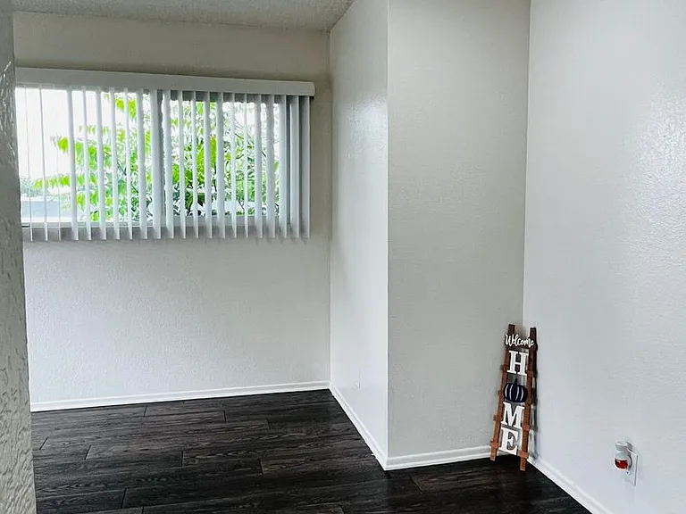 5910 Warren St — Photo 7