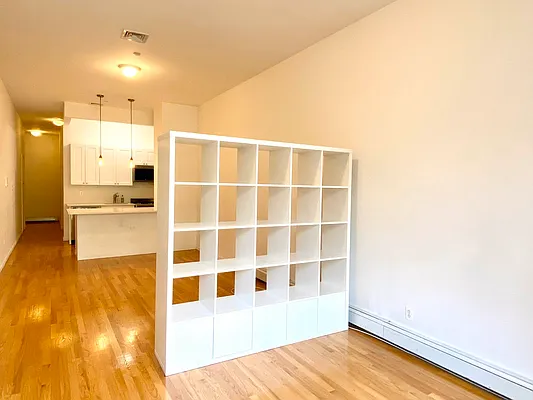 Rented by TheRealEstateCompany.com LLC | media 11