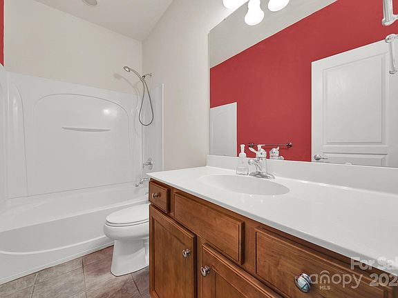 5th image of 15231 Legend Oaks Ct