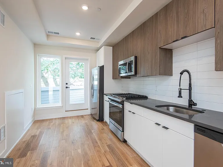 3401 Hamilton St #6 — Photo 21