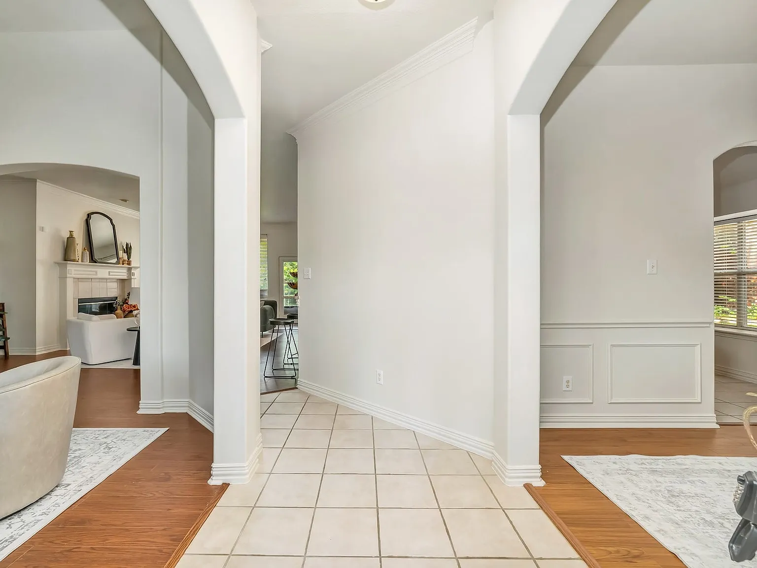 4 bed, 3.0 bath, 2396 sqft, $2,750 — Photo 3