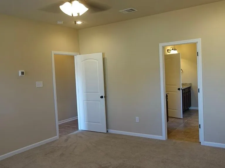 938 Deer Pass Dr — Photo 4