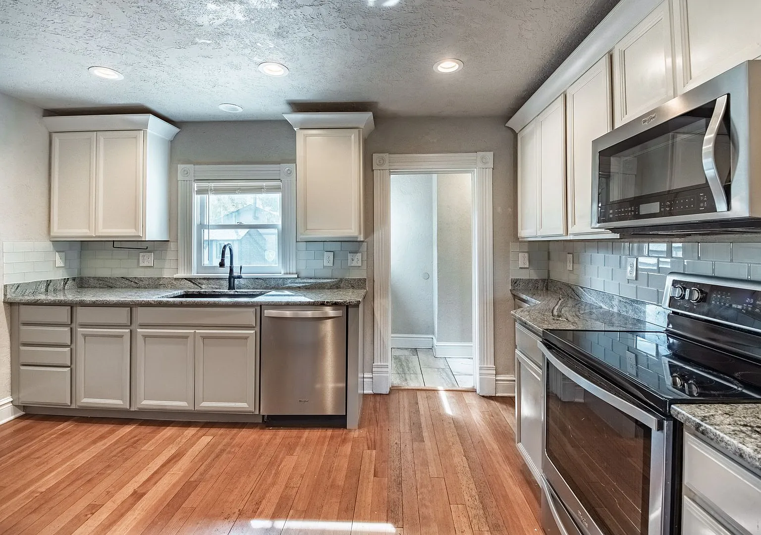 Westside Charmer! 4BR Historic Home + 2-Car Garage | $1,100 Move-In Credit — Photo 3