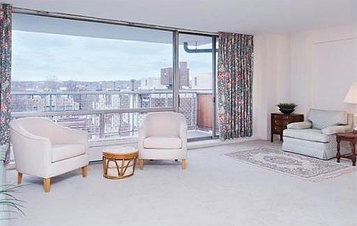 4th image of 45 Longwood Ave APT 810