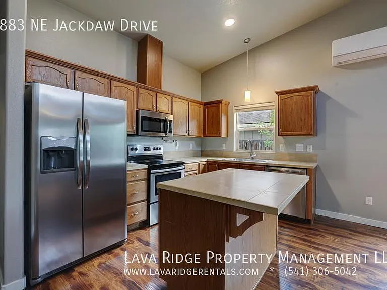 2883 NE Jackdaw Dr — Photo 7
