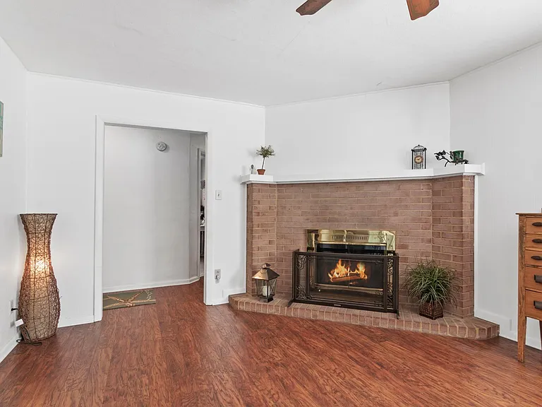 4433 John Jay Ln — Photo 12