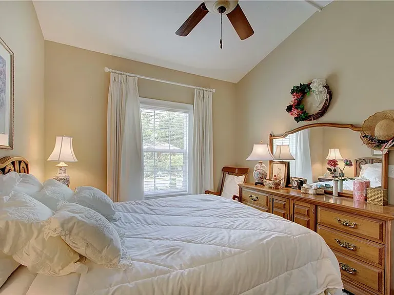 404 Reserve Ln — Photo 17