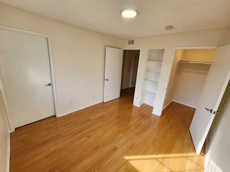 1118 N Kenmore Ave #2 — Photo 18