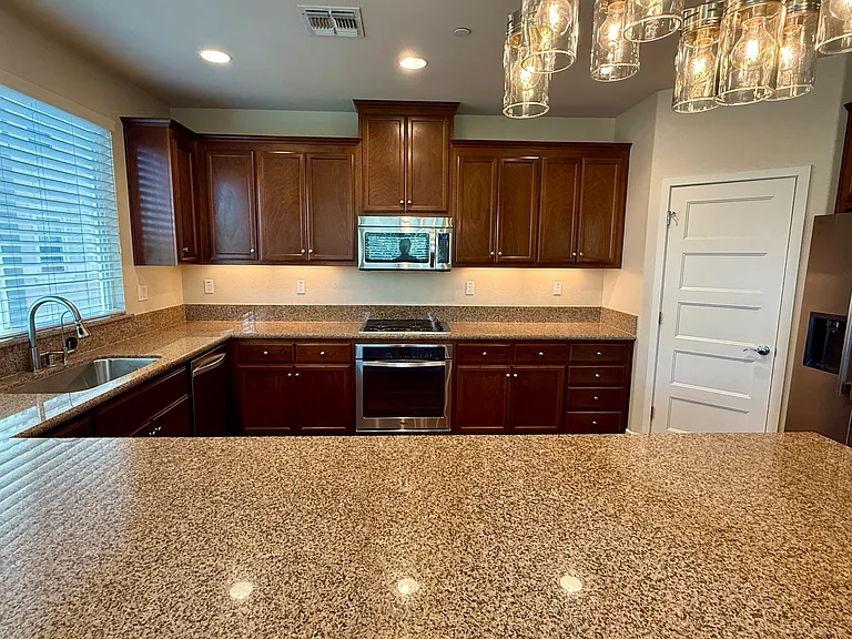 6482 Tralee Village Dr — Photo 7