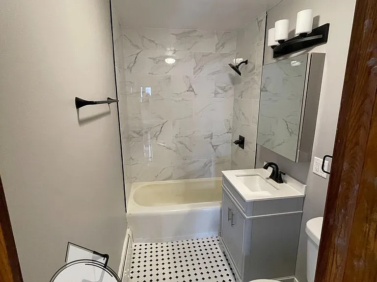 3533 S Harlem Ave #2M — Photo 4