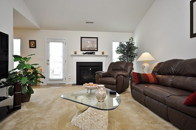 2nd image of 720 Cardinal Woods Way