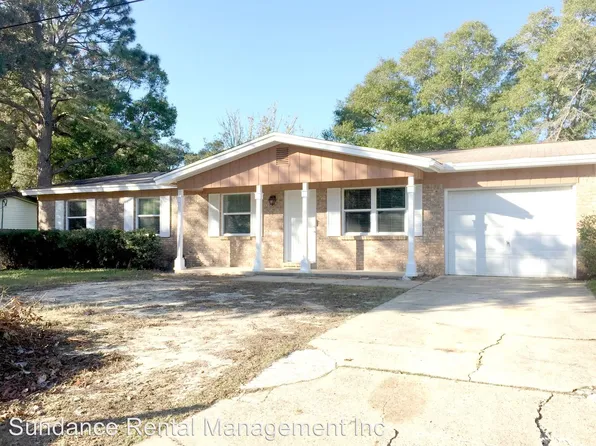 11 Handolin Ln, Shalimar, FL 32579