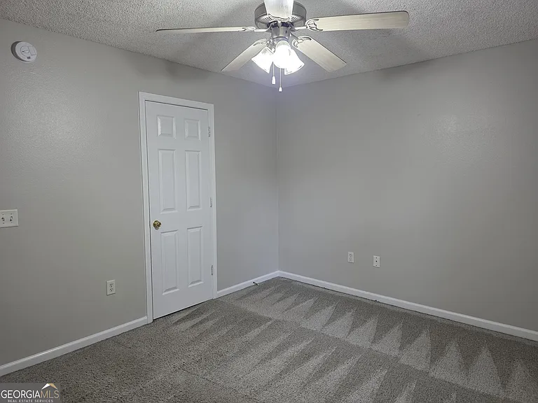 5022 Winfield Dr — Photo 8