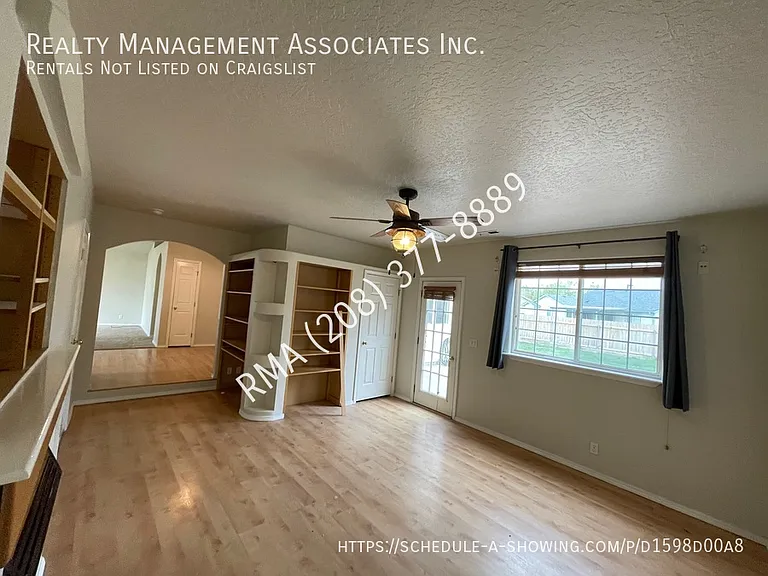 623 E Woodbury Dr — Photo 3