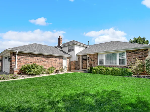 17547 S Redwood Ln, Tinley Park, IL 60487