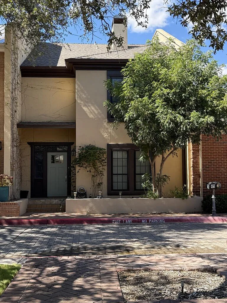 3 bed, 2.5 bath, 1964 sqft, $5,000 — Photo 1