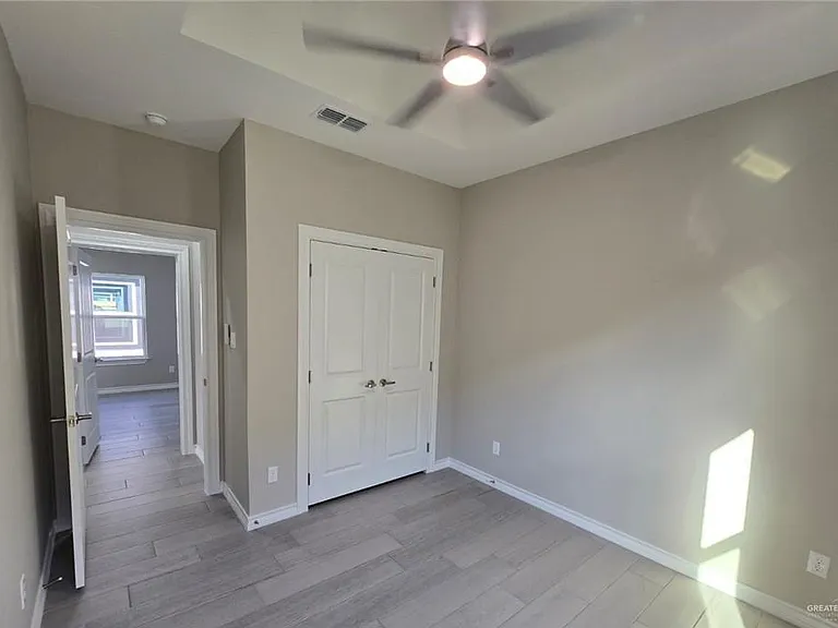 1420 S Xanthia St #6 — Photo 11