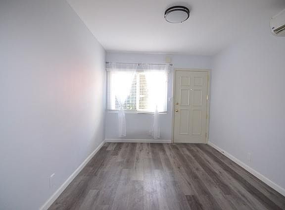 3rd image of 4315 Lennox Blvd APT 8