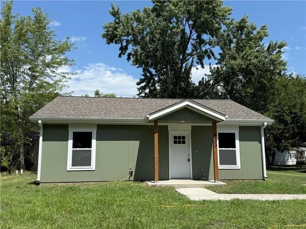 833 E 7th St, Ottawa, KS 66067